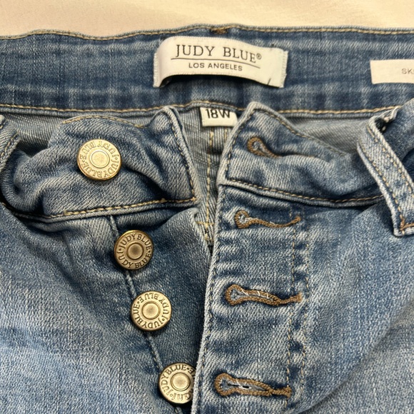 Judy Blue Light Blue skinny Jeans - Picture 4 of 11